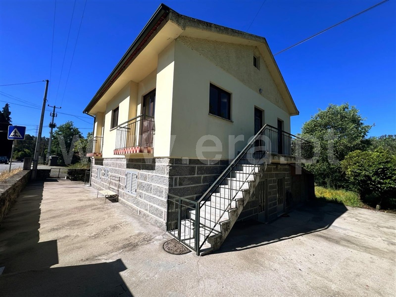 Moradia T4 / Fafe, Cepães e Fareja