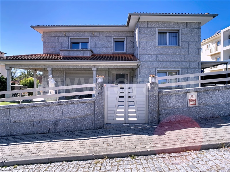 Moradia T4 / Fafe, Estorãos
