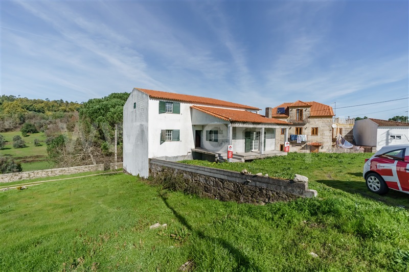 Moradia T4 / Gouveia, Rio Torto e Lagarinhos
