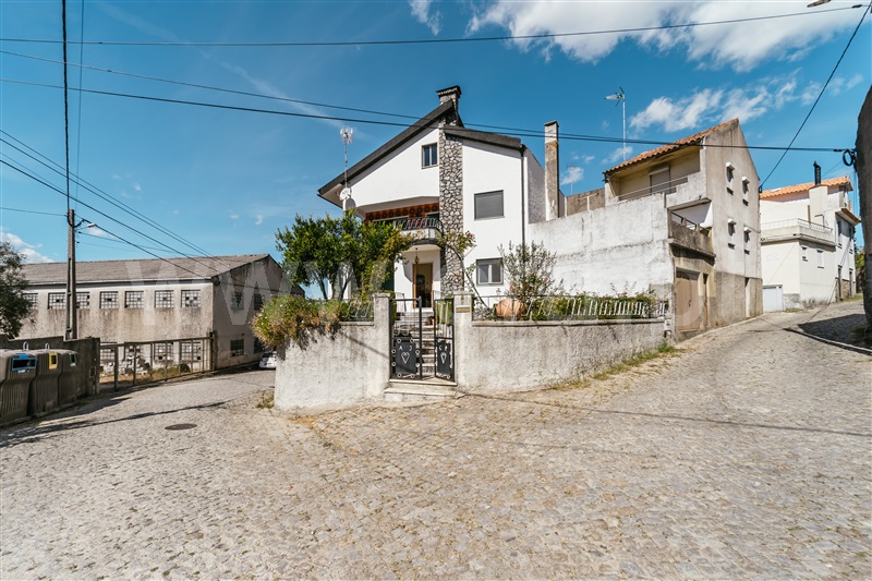 Moradia T4 / Gouveia, São Paio
