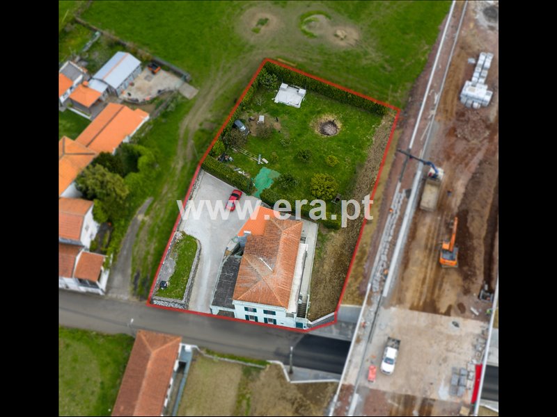 Moradia T4 à venda em Horta (Matriz), Horta — foto 2
