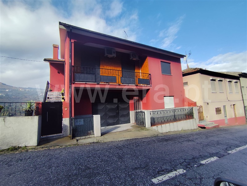 Moradia T4 / Lamego, Cambres