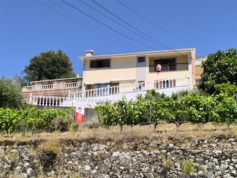 Moradia T4 / Lamego, Cambres