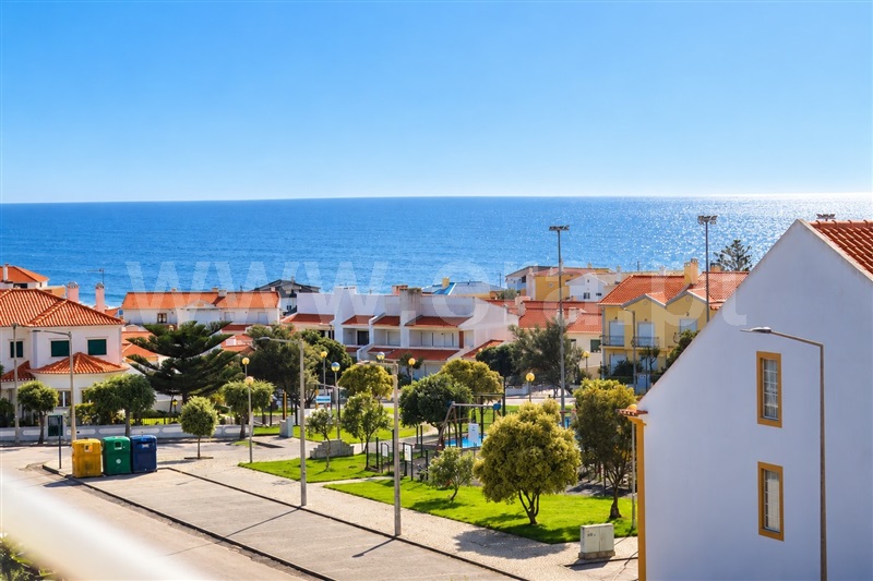 Moradia T4 em Areia Branca, €449.000