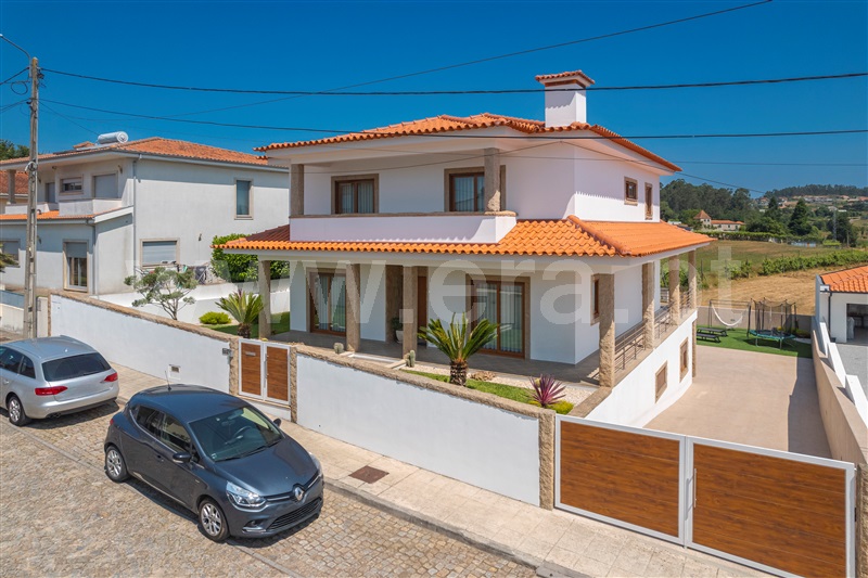 Moradia T4 / Lousada, Lodares