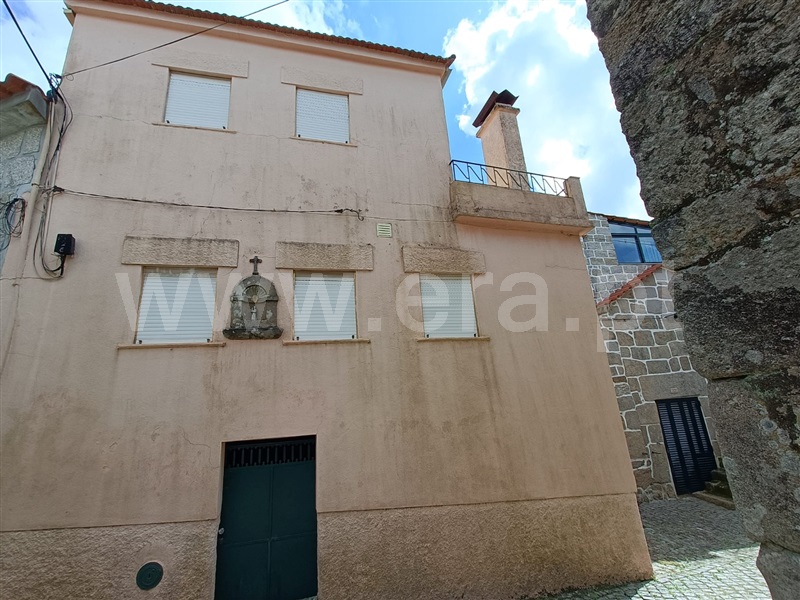 Moradia T4 / Mangualde, Quintela de Azurara