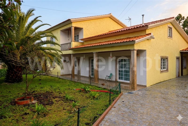 Moradia T4 / Mangualde, Tavares (Chãs, Várzea e Travanca)