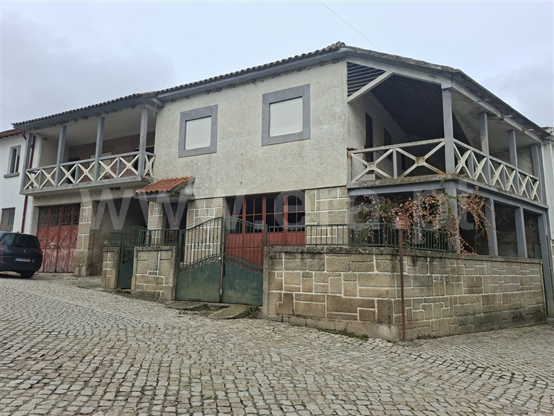 Moradia T4 / Mirandela, Fradizela