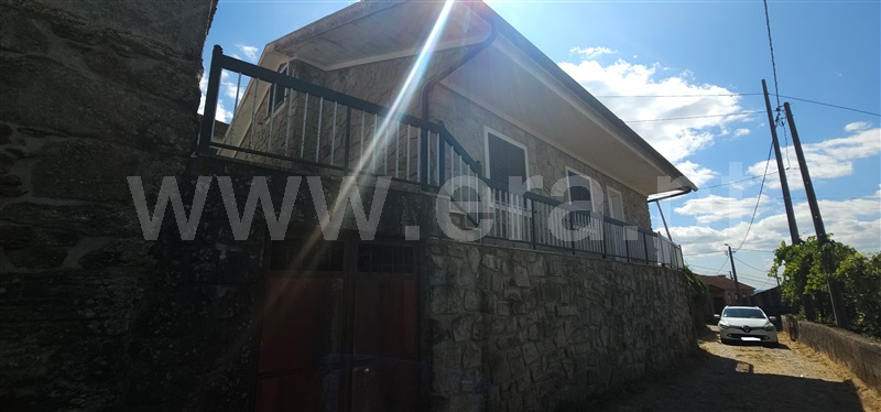 Moradia T4 / Montalegre, Ferral