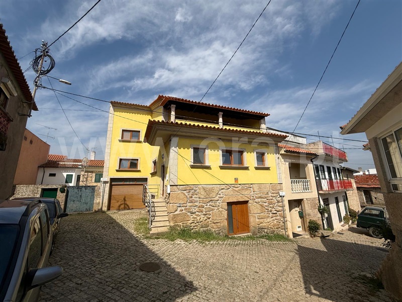 Moradia T4 / Murça, Noura e Palheiros