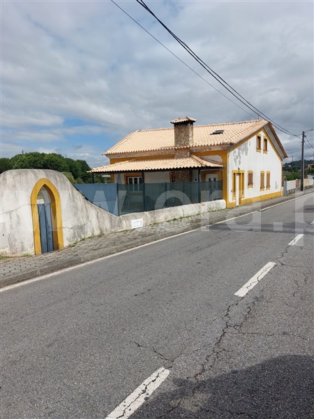 Moradia T4 / Oliveira de Azeméis, Fajões