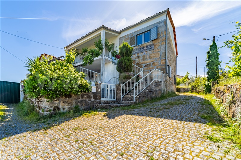 Moradia T4 / Oliveira do Hospital, Ervedal e Vila Franca da Beira