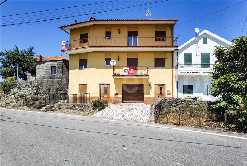 Moradia T4 / Oliveira do Hospital, Meruge