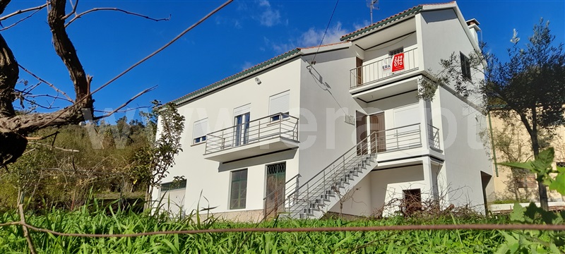 Moradia T4 / Oliveira do Hospital, Ponte das 3 Entradas