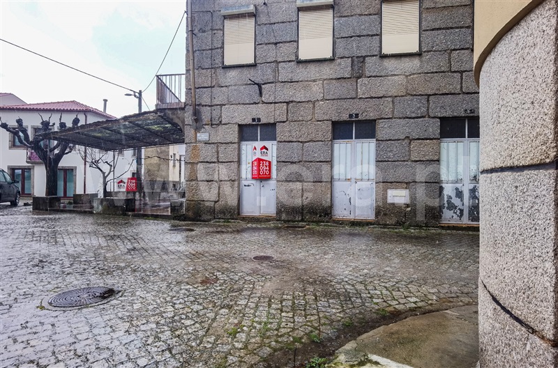 Moradia T4 / Oliveira do Hospital, Seixas
