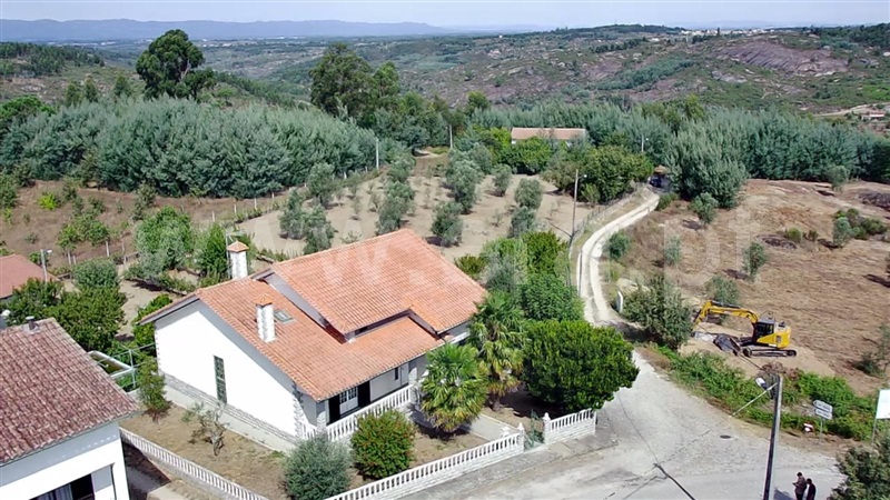 Moradia T4 / Oliveira do Hospital, Travanca de Lagos