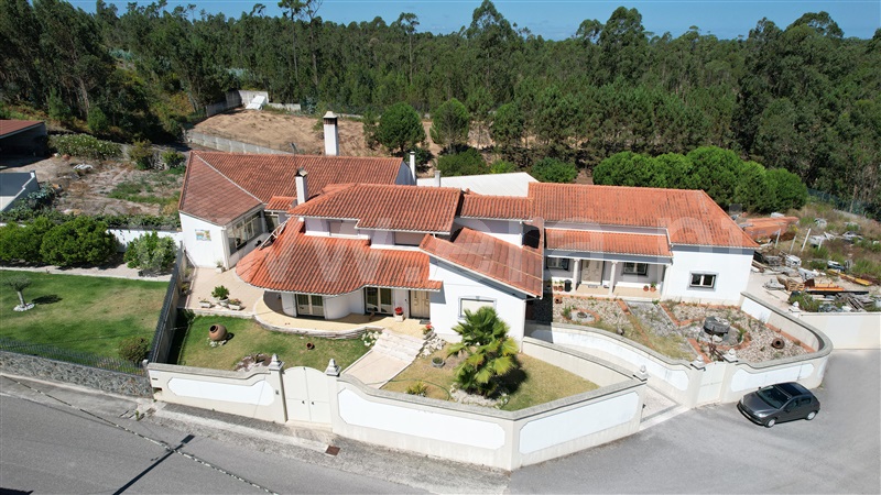 Moradia T4 / Ourém, Gondemaria e Olival