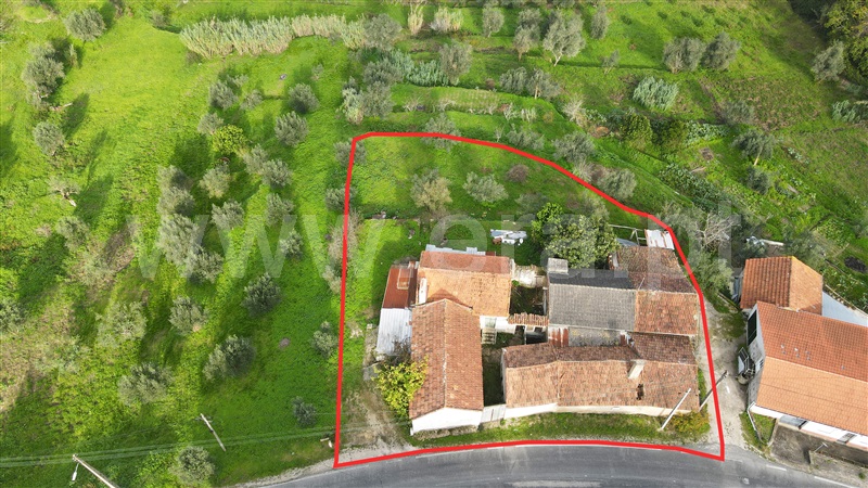 Moradia T4 / Ourém, Gondemaria e Olival