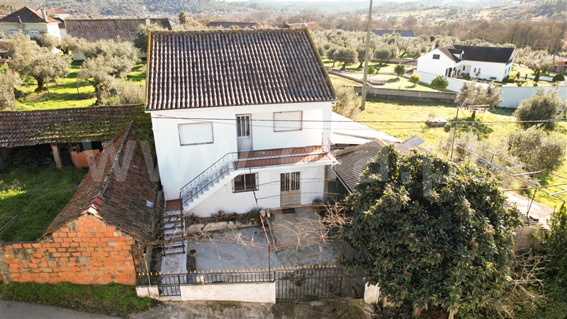 Moradia T4 / Ourém, Rio de Couros e Casal dos Bernardos