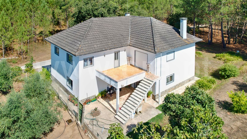 Moradia T4 / Ourém, Rio de Couros e Casal dos Bernardos