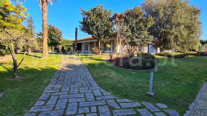 Moradia T4 / Penafiel, Castelões