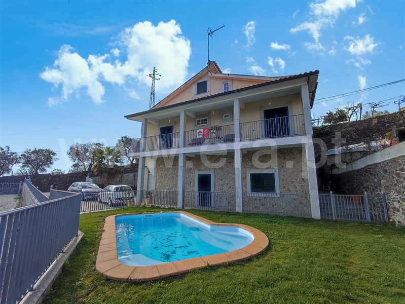 Moradia T4 / Peso da Régua, Poiares e Canelas