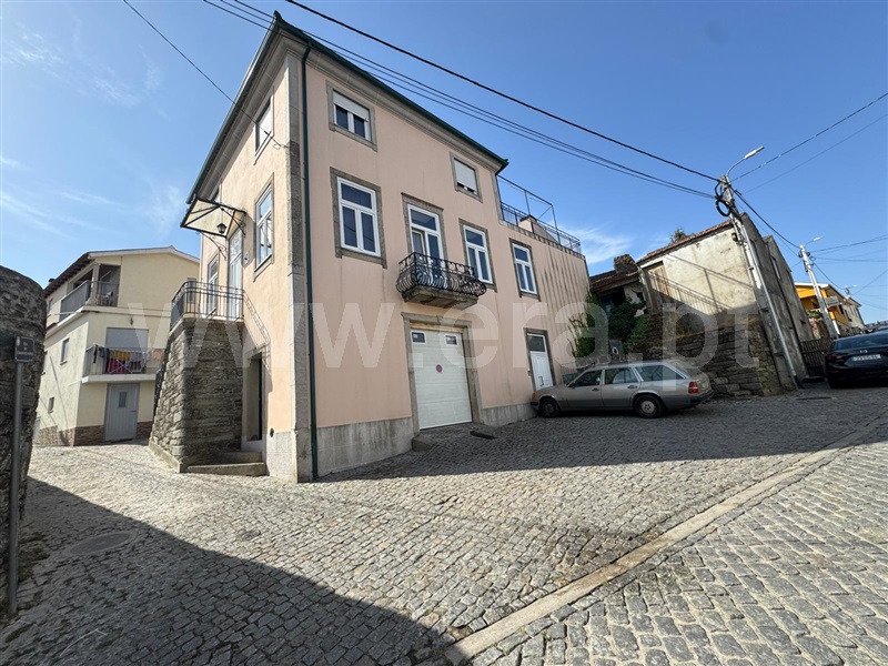 Moradia T4 / Peso da Régua, Poiares e Canelas