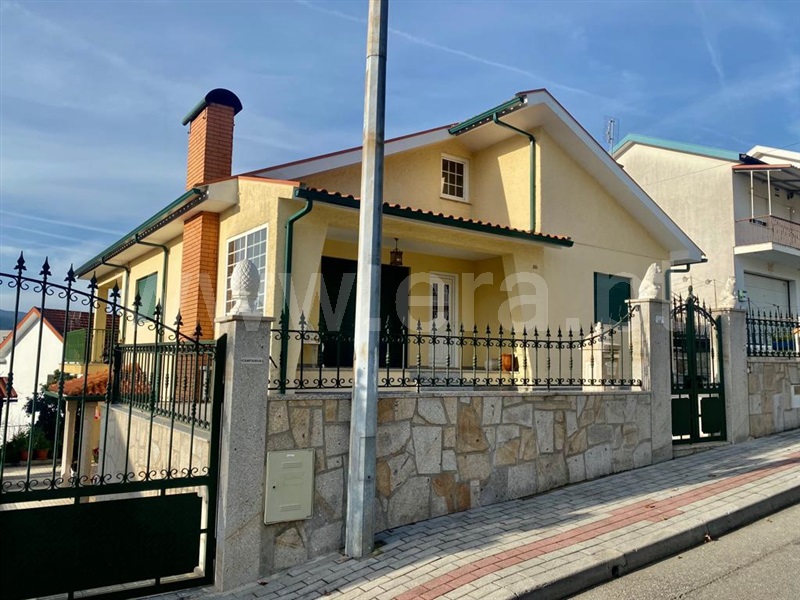 Moradia T4 / Ponte da Barca, Ponte da Barca, Vila Nova de Muía e Paço Vedro de Magalhães