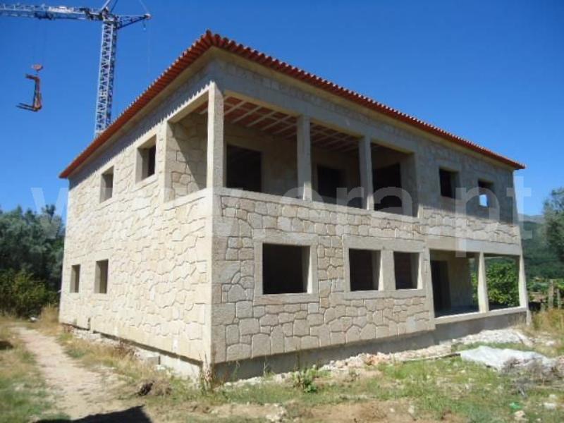 Moradia T4 / Ponte de Lima, São Pedro d`Arcos