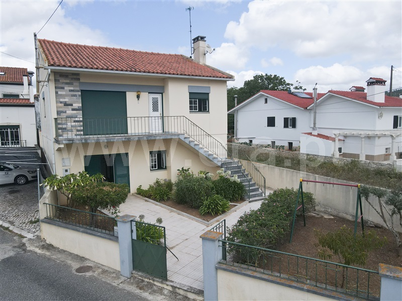 Moradia T4 / Porto de Mós, Alqueidão da Serra