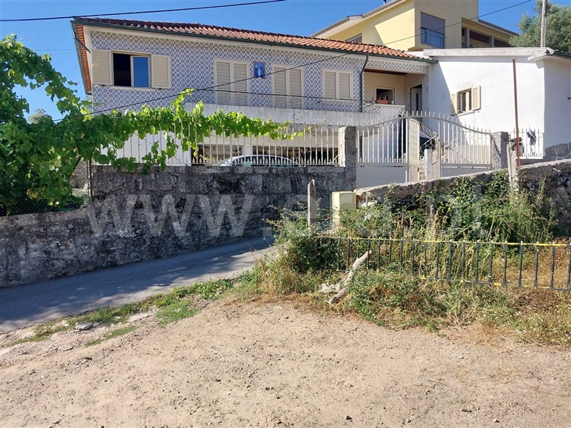 Moradia T4 / Póvoa de Lanhoso, Sobradelo da Goma