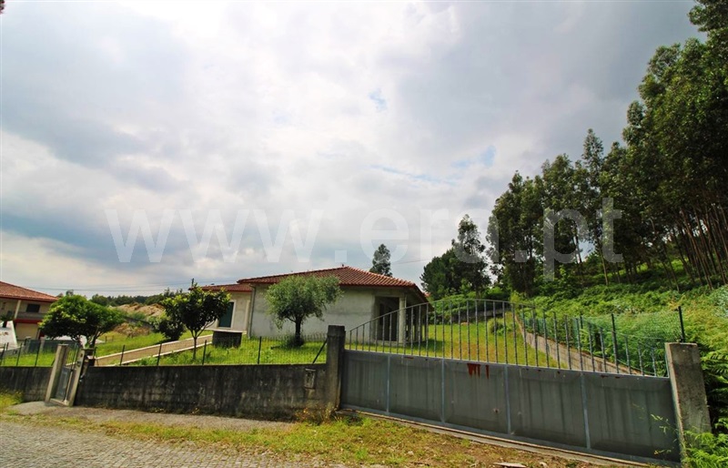 Moradia T4 / Póvoa de Lanhoso, Travassos