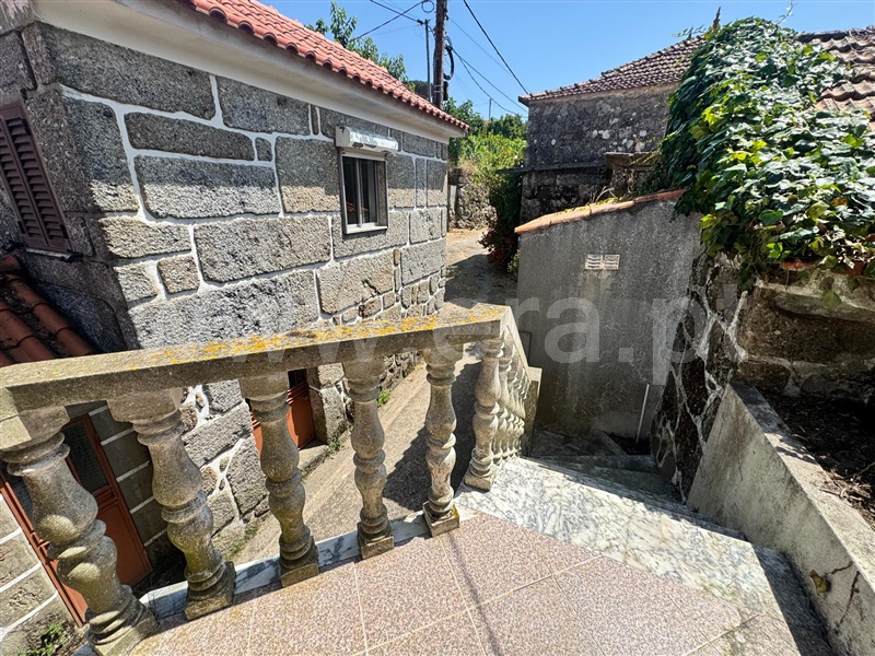 Moradia T4 / Resende, Anreade e São Romão de Aregos