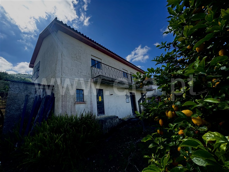 Moradia T4 / Resende, Barrô