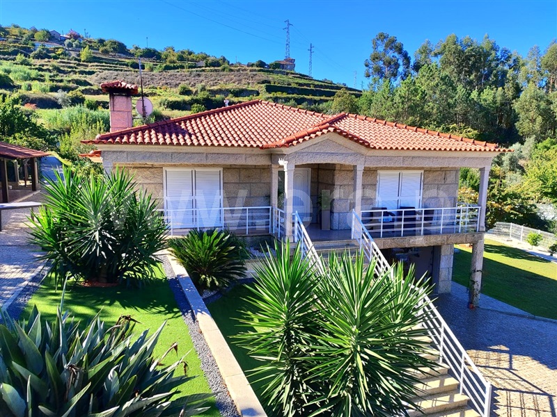 Moradia T4 / Resende, Freigil e Miomães