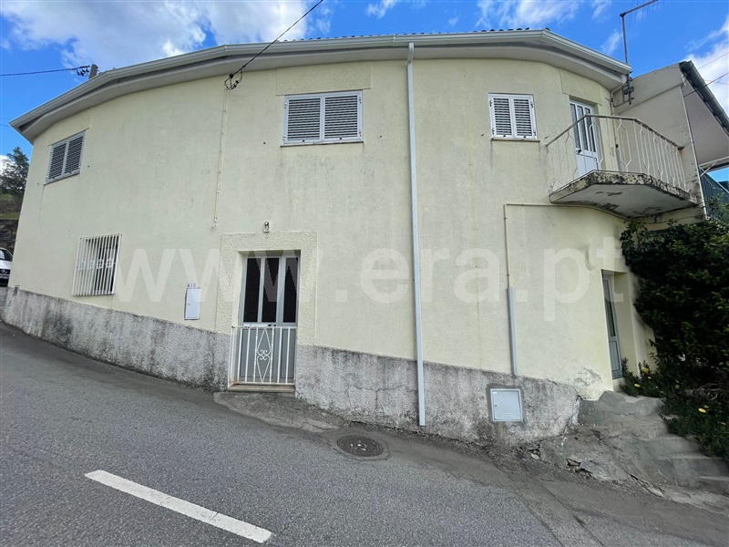 Moradia T4 / Santa Marta de Penaguião, Fontes