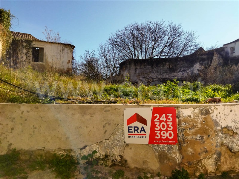 Moradia T4 / Santarém, Santarém (Marvila), Santa Iria da Ribeira de Santarém, Santarém (São Salvador) e Santarém (São Nicolau)