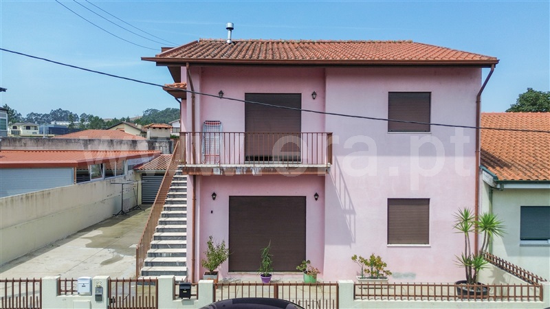 Moradia T4 / Santo Tirso, Água Longa