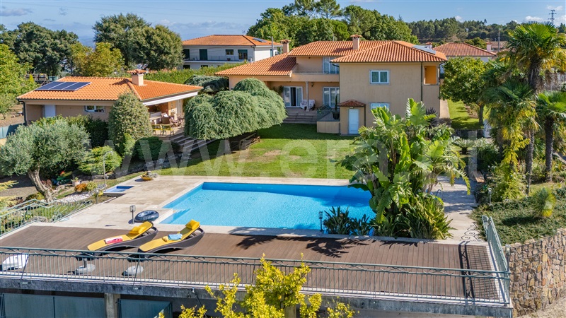 Moradia T4 / Santo Tirso, Santo Tirso, Couto (Santa Cristina e São Miguel) e Burgães