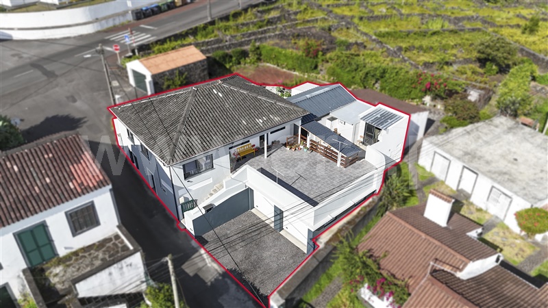 Moradia T4 / São Roque do Pico, Santo António
