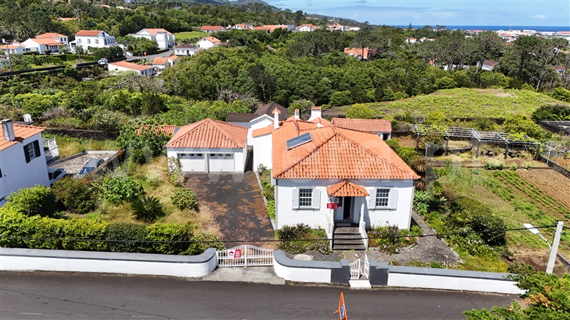 Moradia T4 / São Roque do Pico, São Roque do Pico