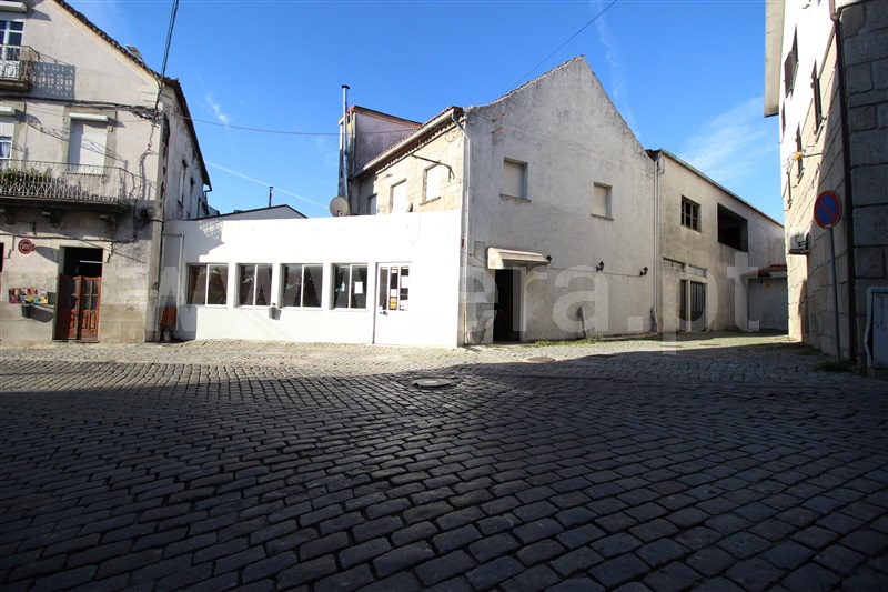 Moradia T4 / Seia, Paranhos