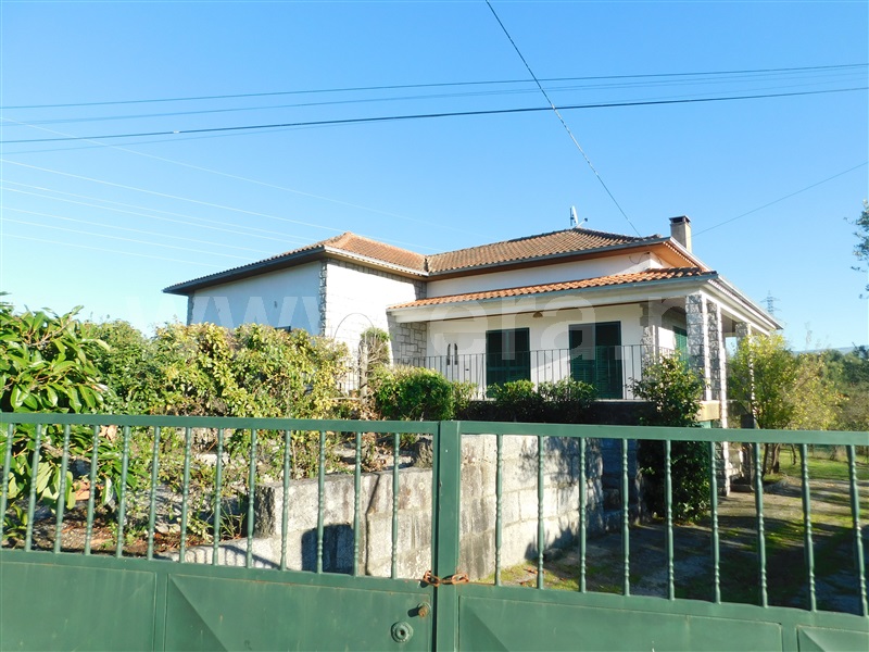 Moradia T4 / Seia, Paranhos