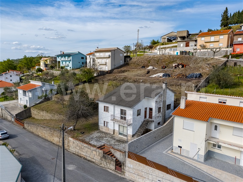 Moradia T4 / Seia, Sazes da Beira