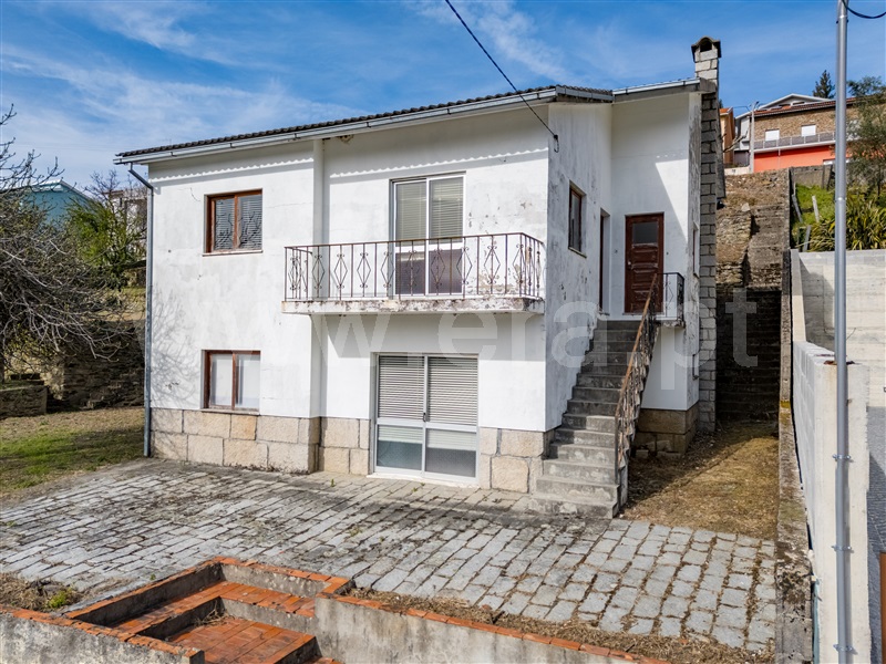 Moradia T4 / Seia, Sazes da Beira