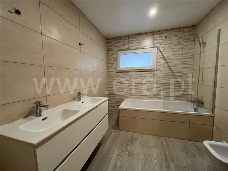 Moradia T4 Seia, Seia, São Romão e Lapa dos Dinheiros - 1289869 - 4