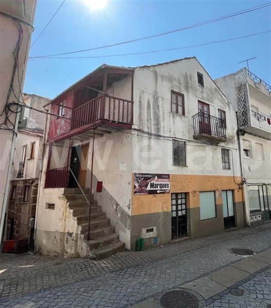 Moradia T4 / Seia, Seia, São Romão e Lapa dos Dinheiros