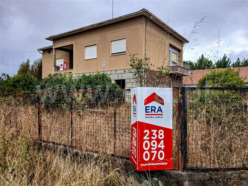 Moradia T4 / Tábua, Espariz
