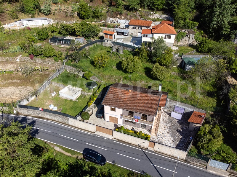 Moradia T4 com Quintal Terras de Bouro, Gondoriz - 1472201 - 8