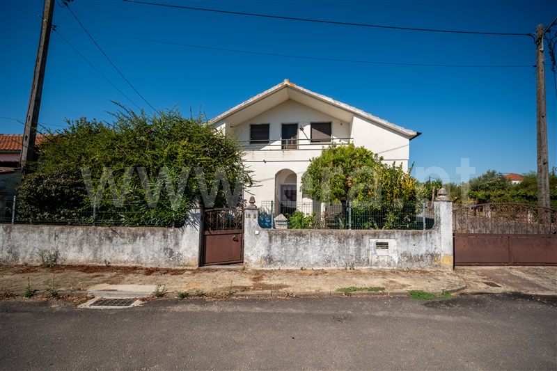 Moradia T4 à venda em Paialvo, €285.000